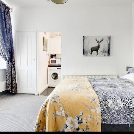Hooton Apartment 1 Bed Kilnhurst Bagian luar foto